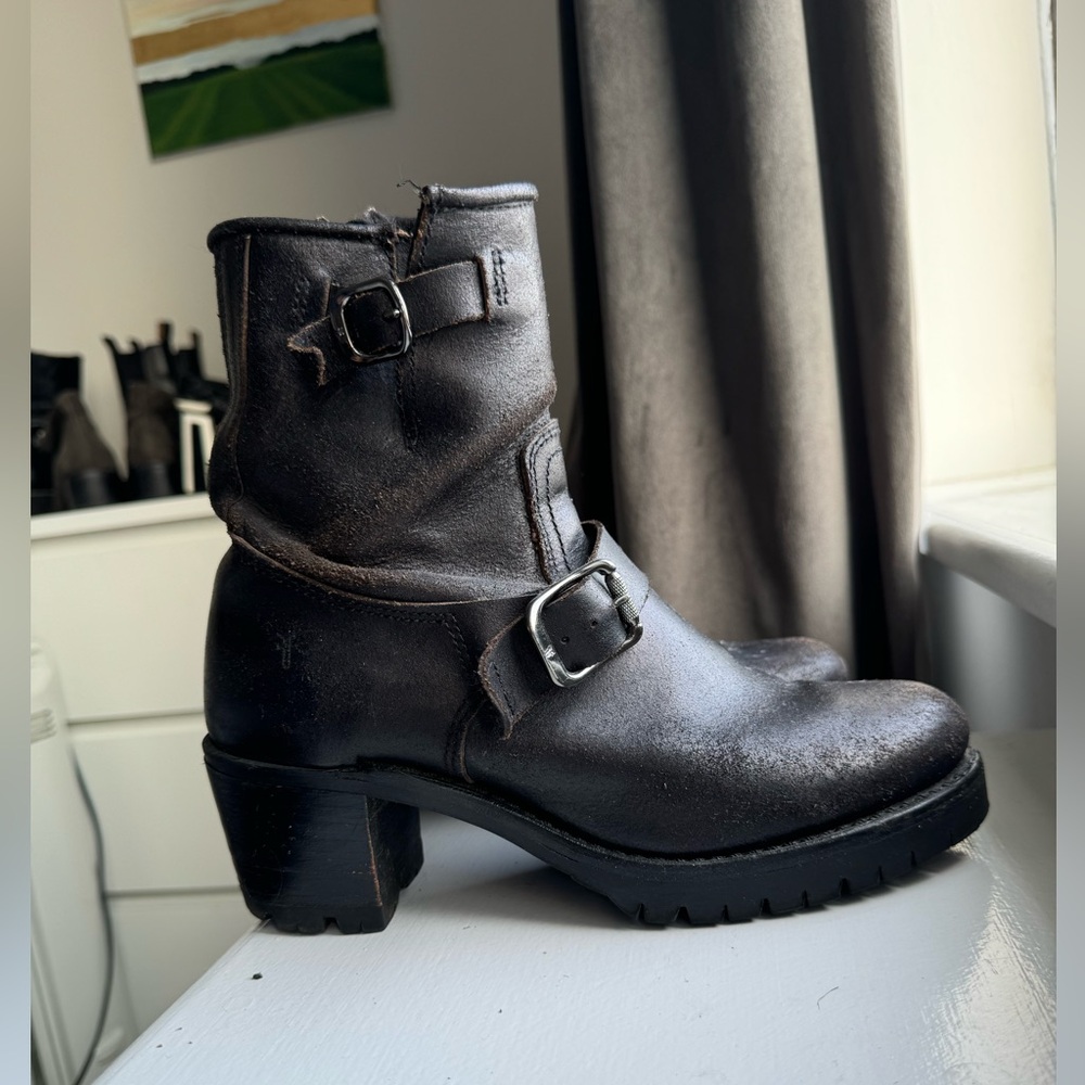Frye women’s Sabrina Moto Engineer boots - size 9